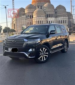 تۆیۆتا لاند کروزەر